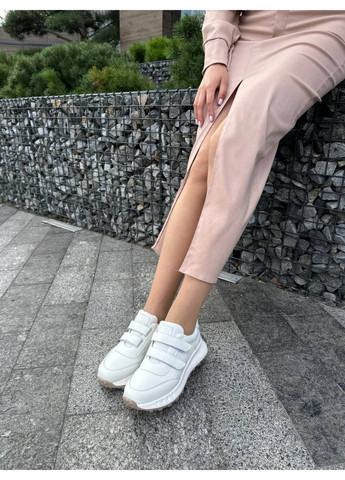Белые демисезонные женские кожаные кроссовки 36 VZUTIK