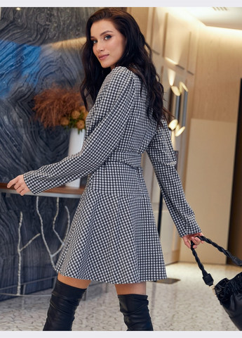 Темно-серое темно-серое платье с узором и воланом на юбке Dressa