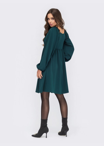 Изумрудное темно-зеленое платье с завышеной талией и объемными рукавами Dressa