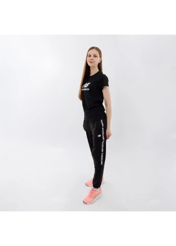 Жіноча Футболка Essentials Stacked ogo Чорний New Balance - (260946275)