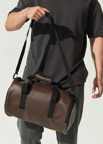 Дорожня женская сумка бочка mini коричневая с карманом для обуви, в экокоже No Brand сумка day s (262453920)