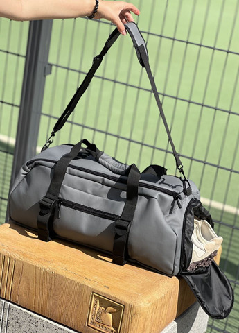 Cпортивна сумка унісекск через плече на 30л в сірому кольорі No Brand сумка iron (262453923)