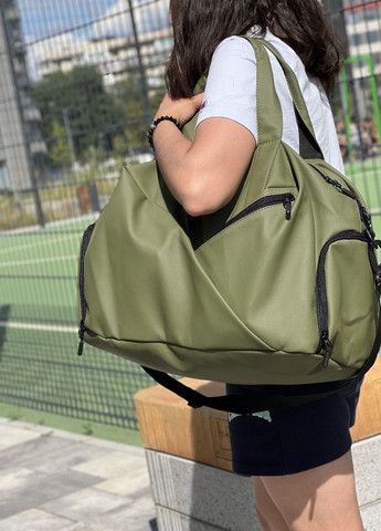 Жіноча стильна спортивна сумка з відділом для взуття 30L, колір хакі No Brand x (262453924)