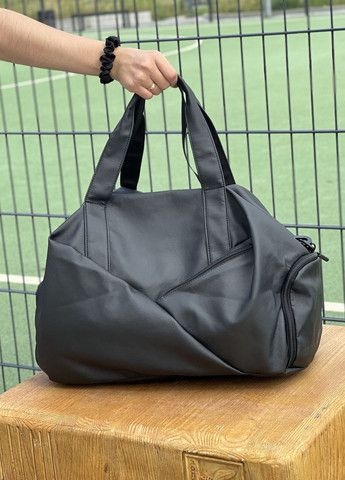 Жіноча чорна спортивна сумка на 30L з відділом для взуття No Brand x (262453921)