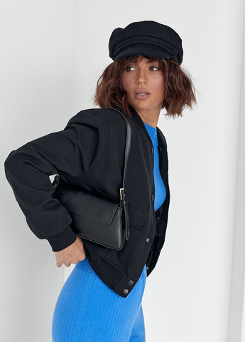 Черная демисезонная женская куртка-бомбер с накладными карманами Lurex