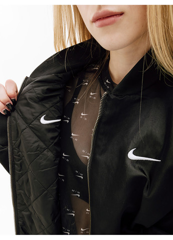 Черная демисезонная женская куртка w nsw vrsty bmbr jkt черный Nike