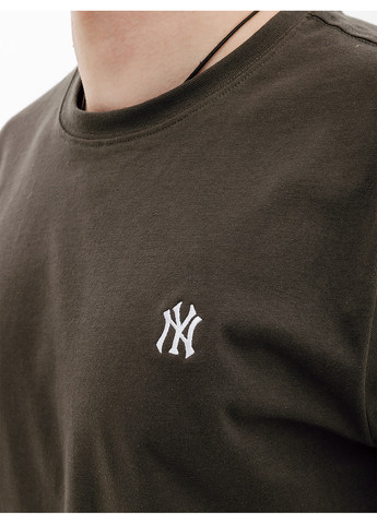 Серая мужская футболка new york yankees base runner серый 47 Brand