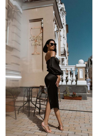 Черное вечернее платье футляр First Woman однотонное