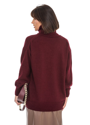 Бордовий светр оверсайз з високим коміром-стійка. SVTR