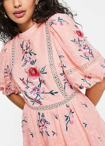 Розовое платье Asos