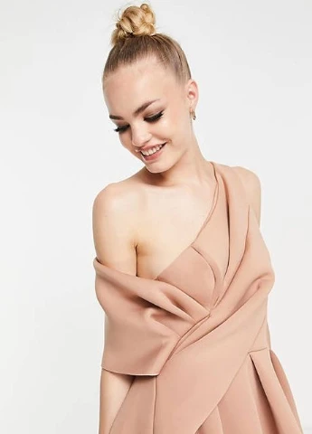 Бежева сукня Asos