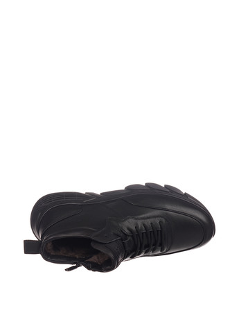 Черные зимние кроссовки Berisstini