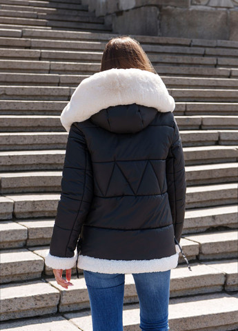 Черная зимняя куртка MN