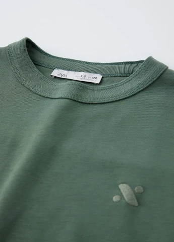 Зеленая летняя футболка Zara
