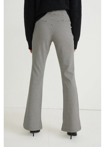 Черно-белые демисезонные брюки C&A