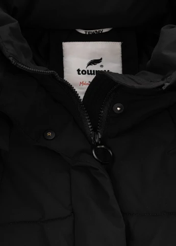 Чорна зимня куртка Towmy