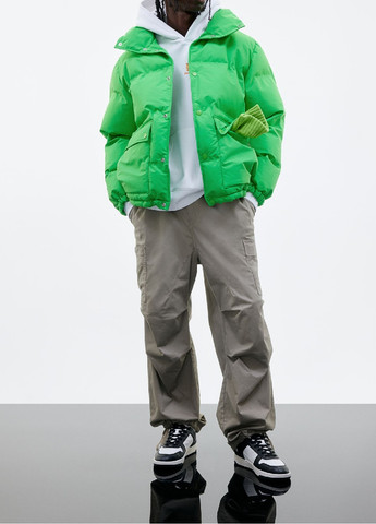 Зеленая зимняя куртка H&M