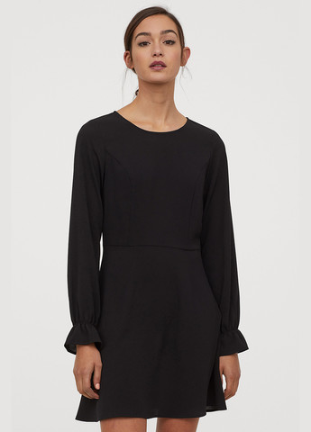 Черное кэжуал платье с рукавом H&M однотонное