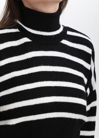 Чорний демісезонний жіночий светр укорочений чорний в смужку з горлом MDG Вільна