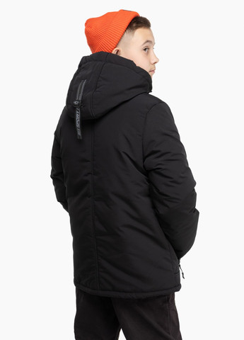 Черная зимняя куртка Oshen