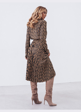 Бежевое платье с бежевым принтом и юбкой-плиссе Dressa