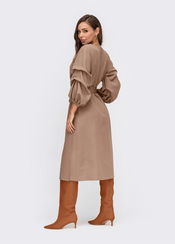 Бежева плаття на запах бежевого кольору з об'ємними рукавами Dressa