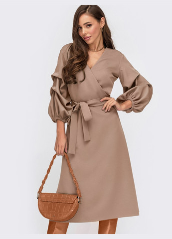 Бежева плаття на запах бежевого кольору з об'ємними рукавами Dressa