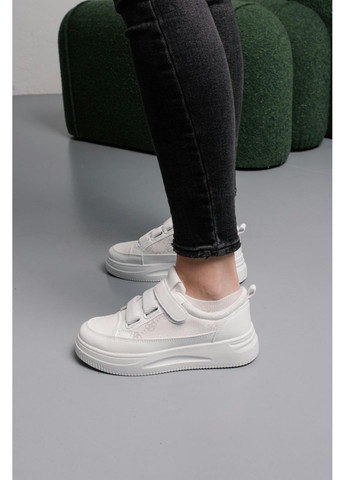 Белые демисезонные женские кроссовки barbarella 3993 235 белый Fashion