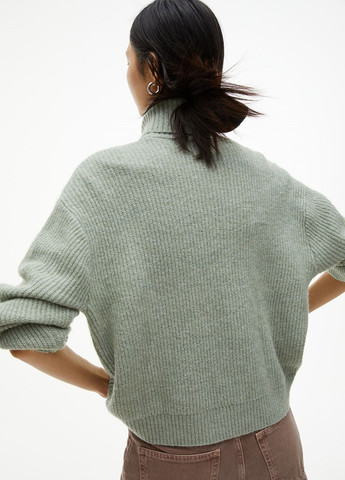 Зеленый демисезонный свитер H&M