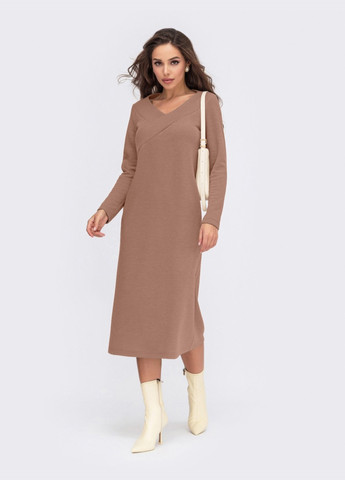 Бежевое теплое платье бежевого цвета из ангоры c v-образным вырезом Dressa