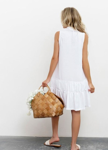 Біла сукня-сорочка з воланами ISSA PLUS (266782313)