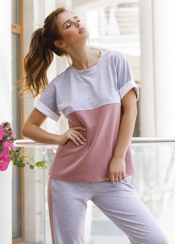 Серый трикотажный брючный костюм с вставками ISSA PLUS (266783318)