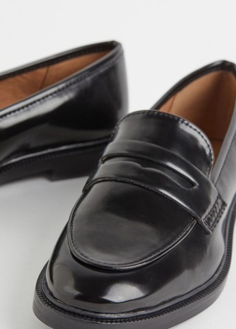 H&M Туфлі чорний з штучна шкіра, швеція — демісезон (267223779)