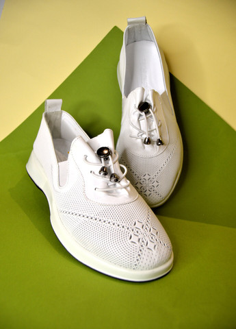 ботинки женские перфорированные кожаные с завязками белый Mario Muzi