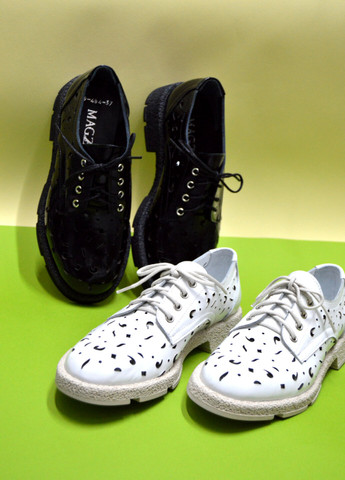 ботинки женские лакированная кожа с рисунком-дырочками белый Magza