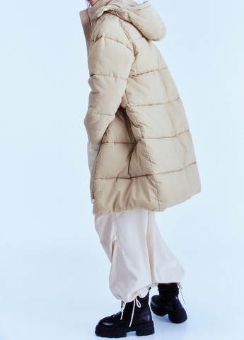 Бежева зимня куртка H&M