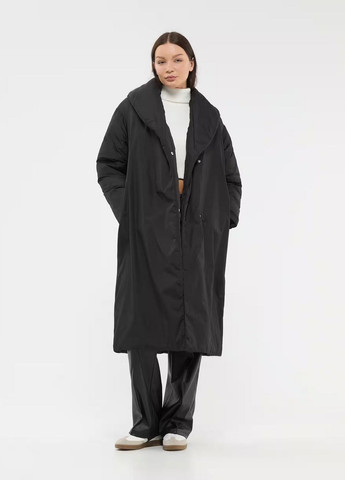 Черная демисезонная куртка стограммовка жен Terranova