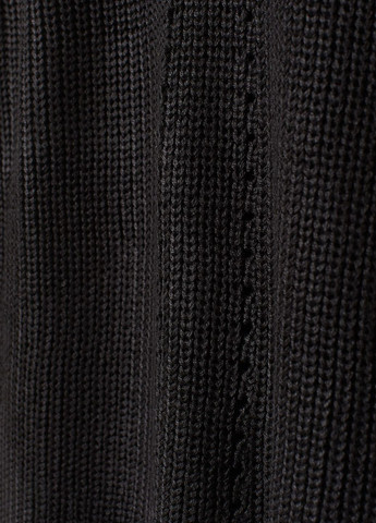 Черный демисезонный свитер с кружевным узором черный повседневный демисезон пуловер H&M