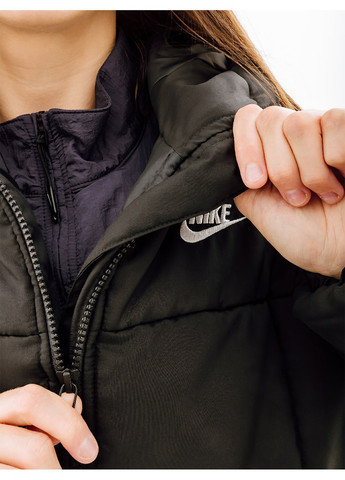 Черная зимняя женская куртка clsc puffer черный Nike