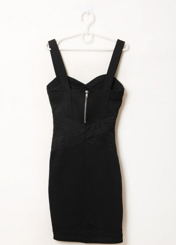 Черное платье Divided