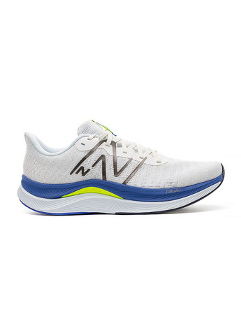 Белые демисезонные мужские кроссовки fuelcell propel v4 белый New Balance