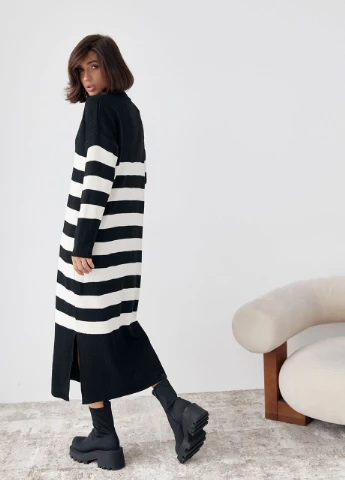 Чорна в'язана сукня oversize в смужку Lurex