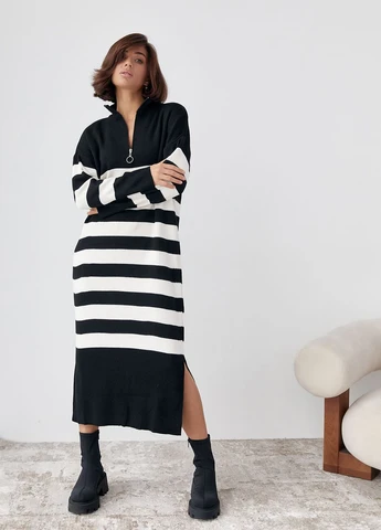 Чорна в'язана сукня oversize в смужку Lurex