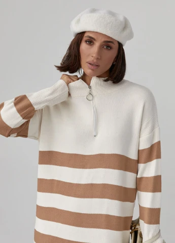 Молочна в'язана сукня oversize в смужку Lurex