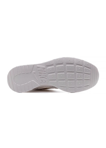 Бежевые летние женские кроссовки tanjun flyease бежевый Nike