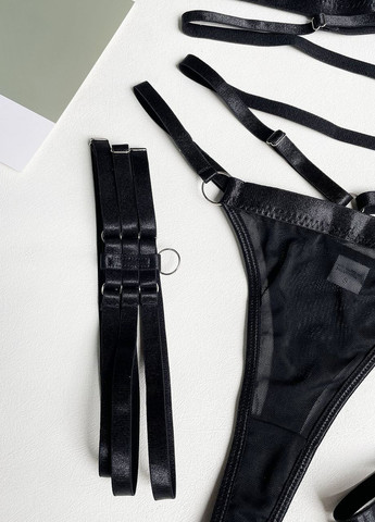 Черный демисезонный сексуальный комплект белья черная сеточка гартеры Veronica