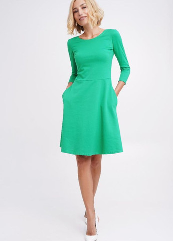 Зеленое кэжуал женское трикотажное платье-миди со скрытыми карманами бэби долл Podium однотонное