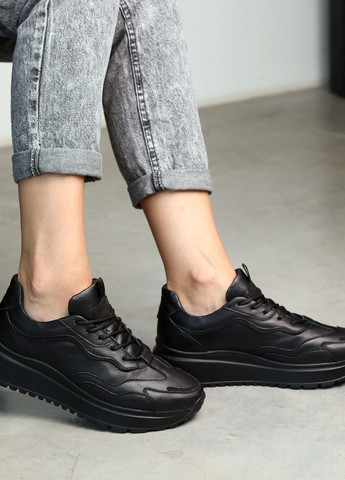 Черные демисезонные кроссовки женские кожаные на осень Zumer