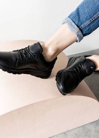 Черные демисезонные кроссовки женские кожаные Zumer