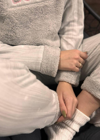 Сіра зимня піжама жіноча "" love фліс, світло-сіра r4 кофта + брюки Favor